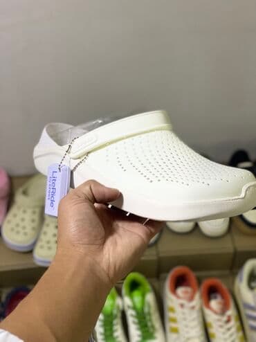 кроксы крокс crocs: Crocs — удобная повседневная обувь для города, дома и отдыха. В — 3