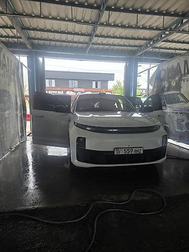 haval m6: Lixiang L7: 2023 г., 1.5 л, Гибрид, Внедорожник — 1