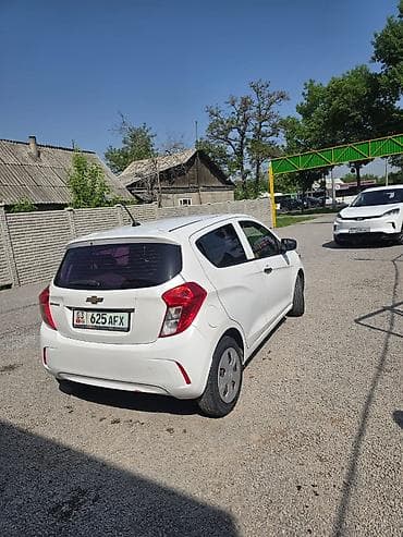 обмен на малолетражку: Chevrolet Spark: 2017 г., 1 л, Автомат, Бензин, Хэтчбэк — 7