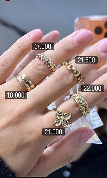 Свадебные платья и аксессуары: Золотые женские кольца — разнообразные дизайнерские модели. Доступные — 1