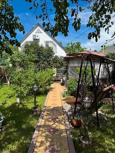 Продаётся двухэтажная дача в Арашане на первой линии от речки. В at lalafo.kg Продаётся двухэтажная дача в Арашане на первой линии от речки. В