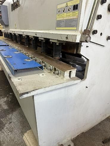 митала искател: Гильотинные ножницы по металлу (гидравлический) 4*2500 — 3