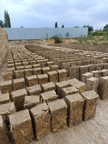 таш фундаментке: Кирпичи из самана, изготовленные из смеси глины, песка, воды и соломы — 1