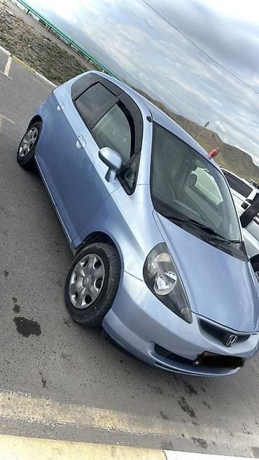 2 8: Honda Fit: 2002 г., 1.3 л, Автомат, Бензин, Хэтчбэк — 2