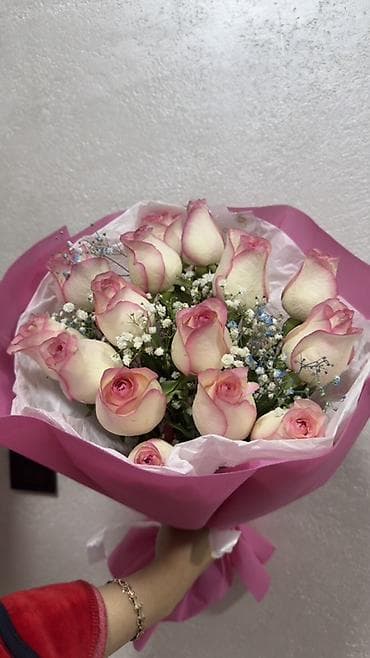 Букет из роз «Бело‑розовый блюз» - Состав: нежные двуцветные розы