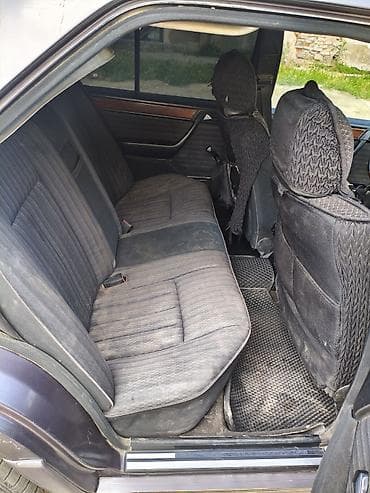 Mercedes-Benz W124: 1992 г., 2.3 л, Механика, Бензин, Седан — 8