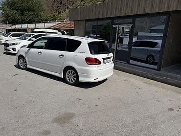 авто порше: Toyota Ipsum: 2002 г., 2.4 л, Автомат, Бензин, Минивэн — 3