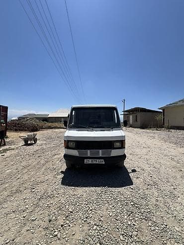 285 30 19: Грузовик, Mercedes-Benz, Дубль, 4 т, Б/у — 2
