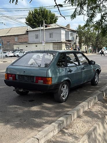 Унаа сатуу: ВАЗ (ЛАДА) 2109: 2002 г., 1.5 л, Кол менен иштөөчү, Бензин, Хетчбек — 8