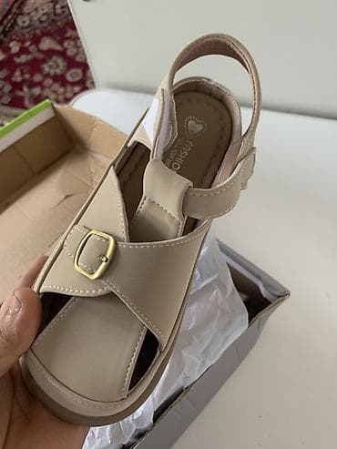 комплект для выписки: Новые бежевые детские сандалии, босоножки- - Модель: сандалии с — 2