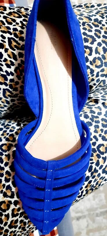 Киреге берилүүчү кийимдер: Продаю балетки Zara оригинал Размер:36- 36,5 подойдёт Размер не — 2