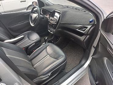 chevrolet blazer: Chevrolet Spark: 2019 г., 0.1 л, Вариатор, Бензин, Хэтчбэк — 7