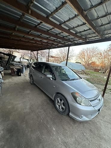 step vagon: Honda Stream: 2004 г., Автомат, Бензин, Универсал — 5