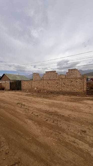 возле гор: Продаю участок с недостроенным домом в Чолон-Ате район Чкалова ✅ — 3