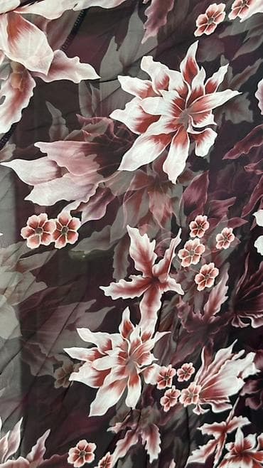 осенний бал платье: Длинное женское платье на бретелях с цветочным принтом. - Фасон — 4