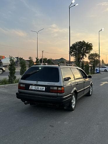 дверь аварийная: Volkswagen Passat Variant: 1990 г., 1.8 л, Универсал — 4