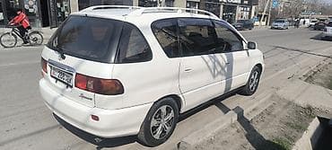 Toyota: Toyota Ipsum: 2000 г., 2 л, Автомат, Бензин, Минивэн — 8
