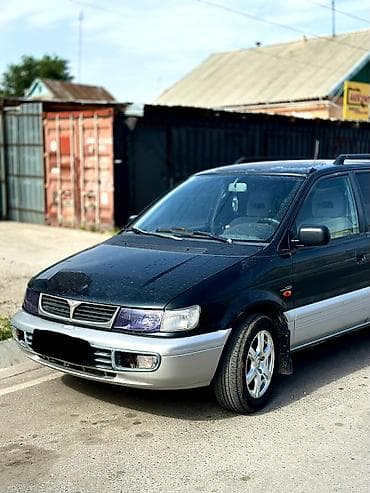 Mitsubishi Space Wagon: 1998 г., 2 л, Механика, Газ, Минивэн