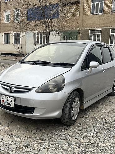 автомобиль токмок: Honda Fit: 2002 г., 1.3 л, Автомат, Бензин, Купе — 3