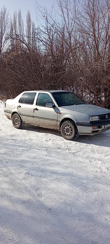 Машина сатылат. абалы жакшы. механика . баасы 140 000сом ушул номерге