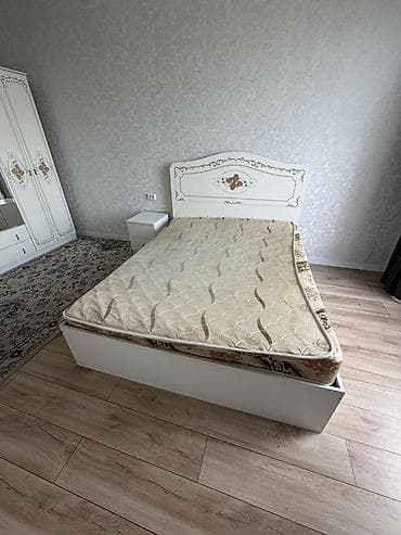 румынский спальный гарнитур: Спальный гарнитур в классическом стиле (белый с золотистым декором) — 2