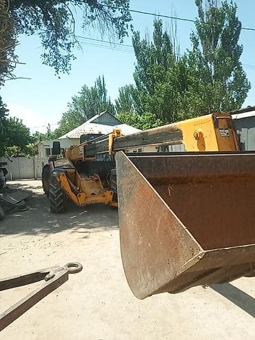 х5 м: Погрузчик, JCB, 2003 г., Колесный, Фронтальный — 1