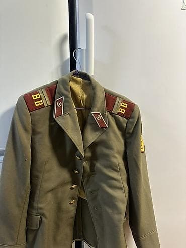 армейские сумки: Кители военной формы (2 шт.) - Цвет: защитный/оливковый. - Материал — 2