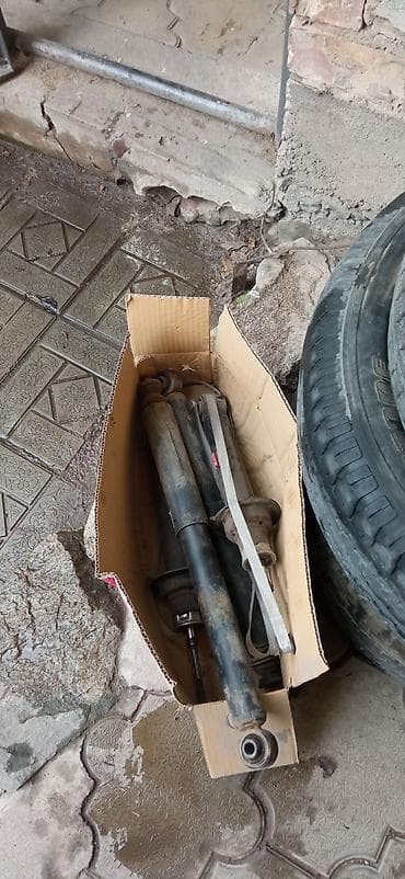 14 r: Автомобильные шины (разные типы и рисунки протектора), комплектами и — 6