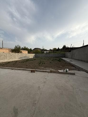 кызыл таш: 🏢КЫЗЫЛ-КЫЯ ШААРЫНАН ЖАНЫ САЛЫНГАН ЖЕР УЙ САТЫЛАТ 📍 Жайгашкан жери — 5