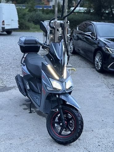 ниже: Тип скутера Yamaha, 200 куб. см, Бензин, Новый — 6