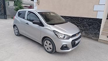 Chevrolet Spark: 2016 г., 1 л, Автомат, Бензин, Хетчбек