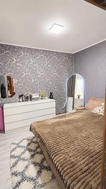 домик для отдыха: 🏡 Продаётся полдома в Рабочем городке, Бишкек Наша часть дома состоит — 5