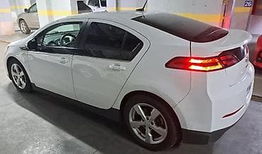 70: Chevrolet Volt: 2014 г., Гибрид, Хэтчбэк — 3