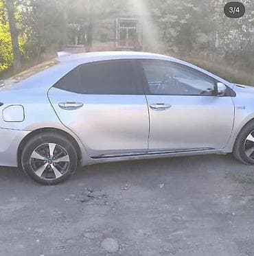 дешёвый машина: Toyota Corolla: 2019 г., 1.8 л, Гибрид — 3