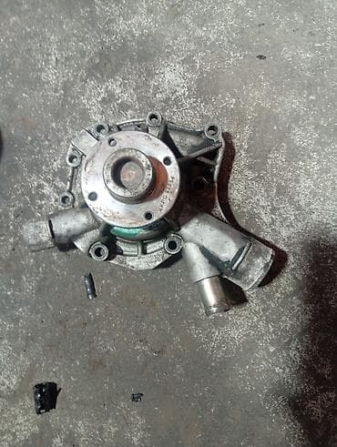 моторчик для воды: Помпа Mercedes-Benz — 2