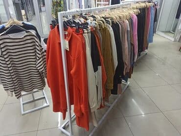 пристенное оборудование для магазина одежды: Кронштейн Для одежды, Материал: Металл, С подсветкой, Новый — 12