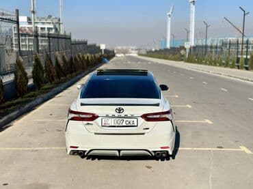дом на калесох: Toyota Camry: 2018 г., 2.5 л, Автомат, Бензиновая, Седан — 9