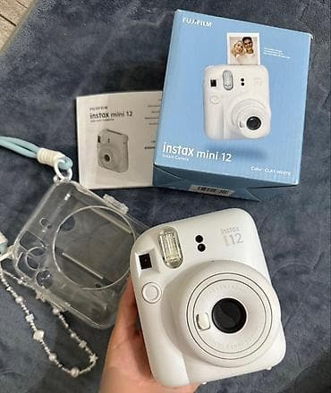 am 4: FUJIFILM Instax mini 12 (цвет: Clay White) — моментальная камера — 1