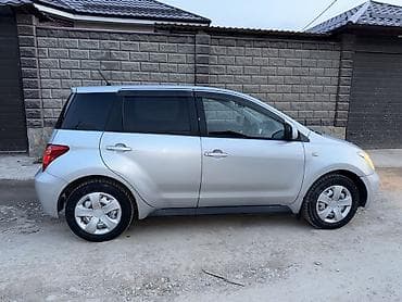 mini car: Toyota Ist: 2003 г., 1.3 л, Автомат, Бензин, Хэтчбэк — 6