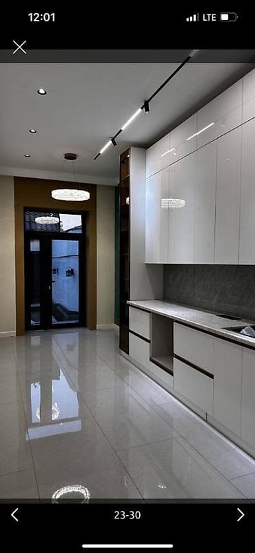 дом в сосновке: 🏠 Продаётся 5-комнатный дом 165 м² с дизайнерским ремонтом, район — 10