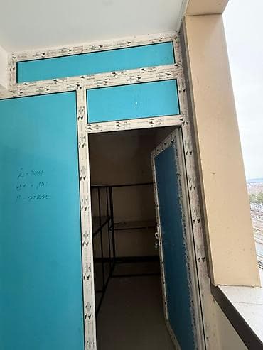 Сдаю в аренду гараж: Сдаю чистую,сухую кладовку в ЖК(11 этаж)по ул Набережная 5 мкр.Площадь — 2