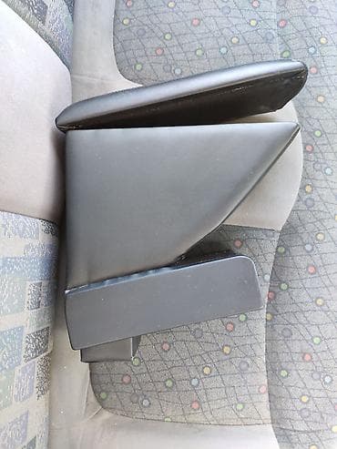 Подлокотник Honda, цвет - Черный, Б/у