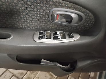 Kia Spectra: 2001 г., 1.6 л, Бензин, Седан — 9