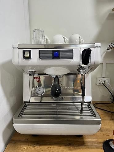 ips 24: Профессиональная эспрессо-машина Nuova Simonelli (линейка Appia) — — 1