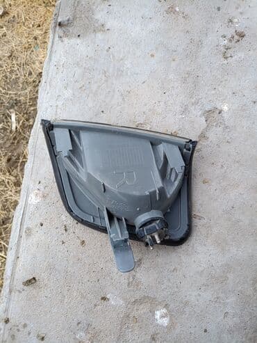 крыло передний: Правый поворотник Mercedes-Benz 2000 г., Б/у, Аналог, Германия — 3