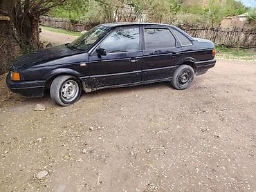Volkswagen Passat: 1988 г., Седан — 7