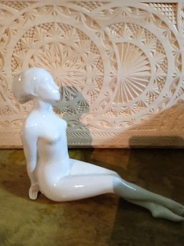 Искусство и коллекционирование: Фарфоровая статуэтка"Деаушка Ню. 1960-х г. Royal Dux Богемия — 1