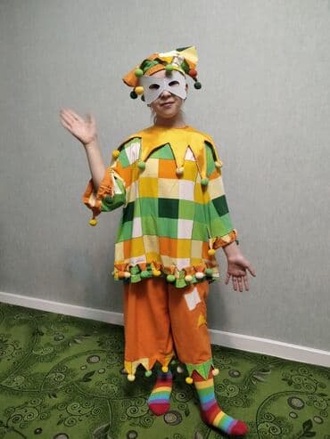 форма для танца: Детский карнавальный костюм Шута/Пьеро в ярких тонах. Комплектация: - — 2