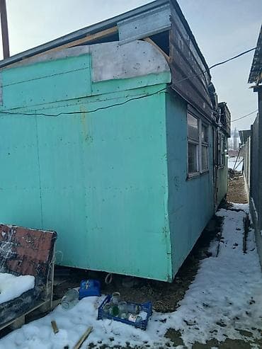 Бытовка/вагончик на участке - Габариты ориентировочно 6–7 м длиной и