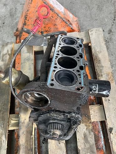 Блок двигателя Volkswagen Golf ММК3 1.6 AVV 1994 (б/у)